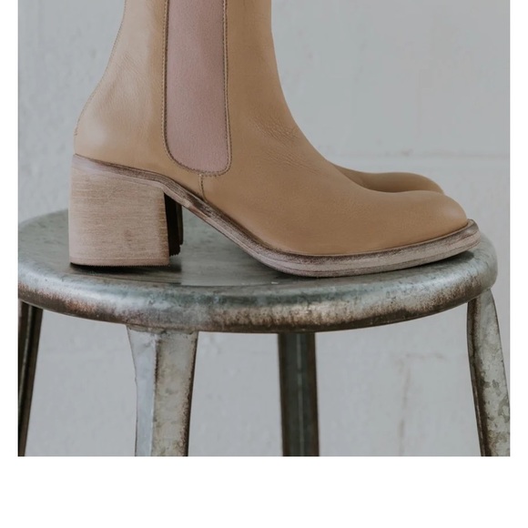New Free People Essential Chelsea Boots Size 38.5 - Picture 4 of 14